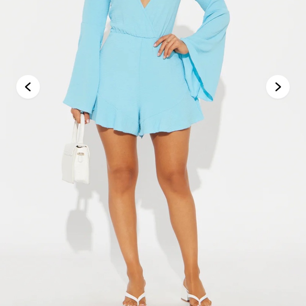 Chic Sky Blue V-Neck Romper - Picture 2 of 4